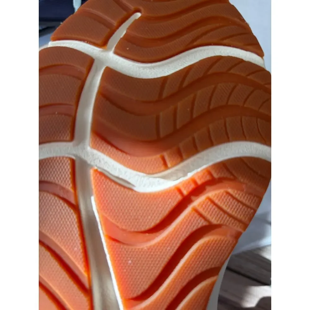 Kizik Athens 2 Slip on  Tennis Shoes  Size 8